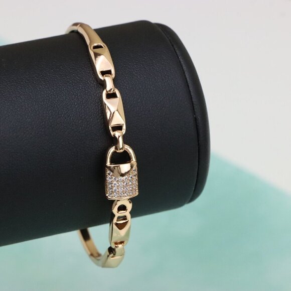 Elegant Rose Gold Bangle with Textured Links and Diamond Accents, XPBL0457 - Picture 6 of 12